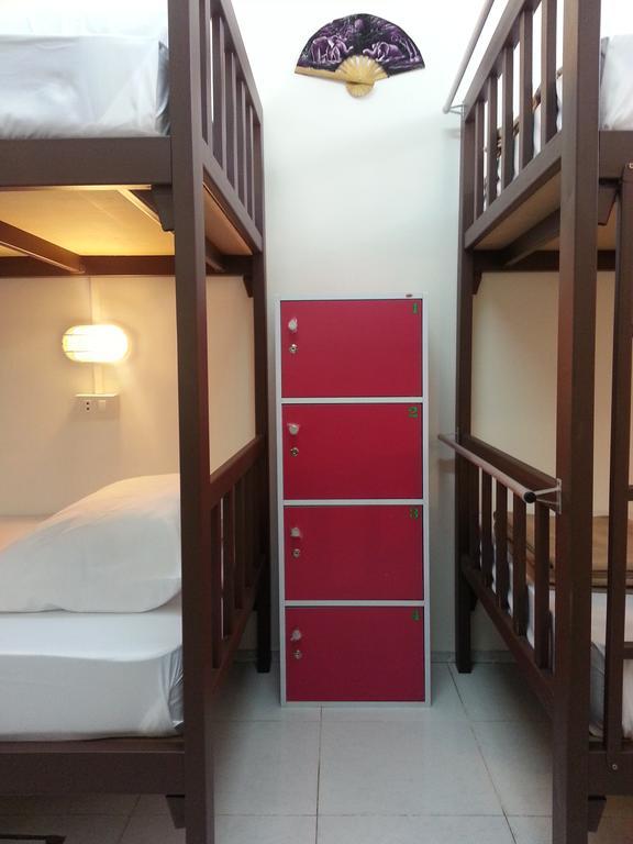 Dreams Guesthouse & Hostel Patong Extérieur photo