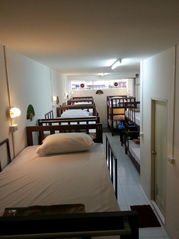 Dreams Guesthouse & Hostel Patong Extérieur photo