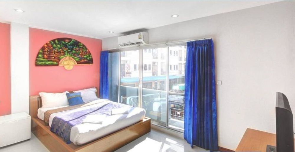 Dreams Guesthouse & Hostel Patong Extérieur photo