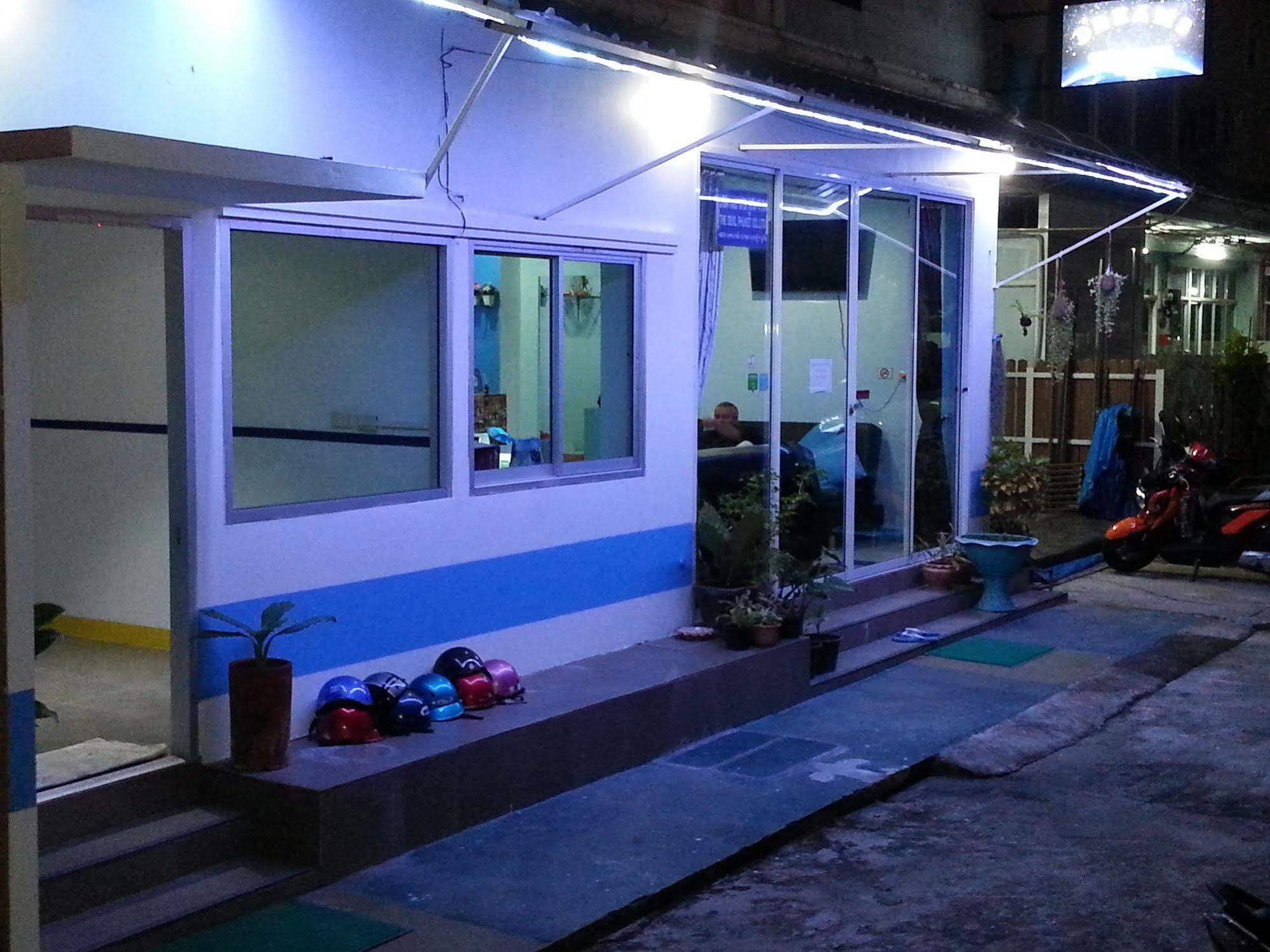 Dreams Guesthouse & Hostel Patong Extérieur photo