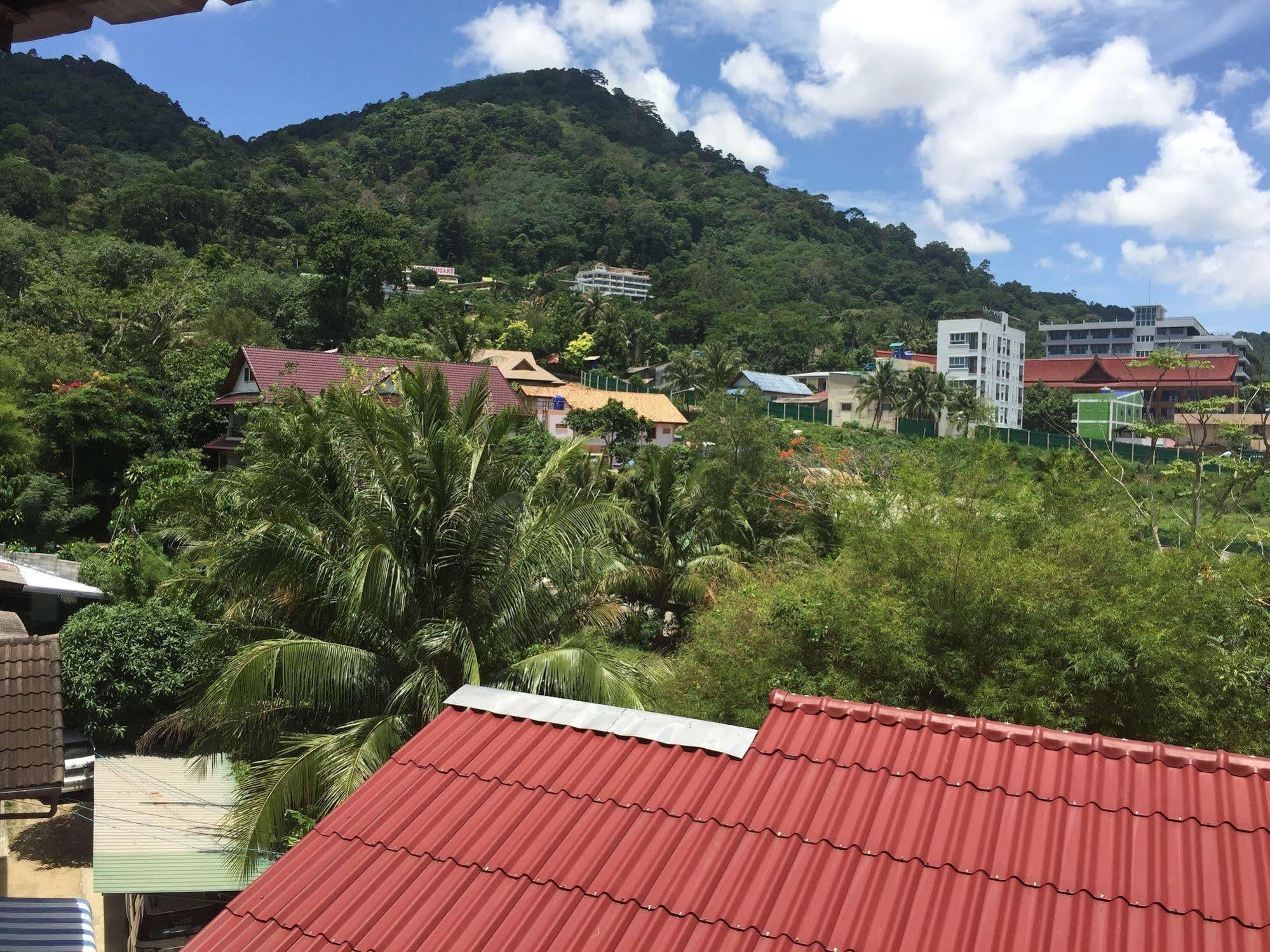 Dreams Guesthouse & Hostel Patong Extérieur photo