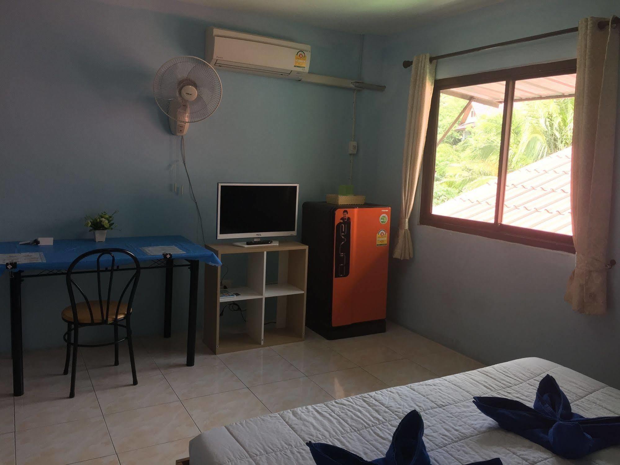 Dreams Guesthouse & Hostel Patong Extérieur photo